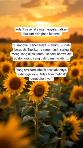 3 tahun lalu, aku sangat ingin memutuskan untuk bercerai karena aku ngerasa hanya aku yg ada dalam pernikahan itu.  Aku ngerasa sendiri & kesepian. Suamiku selalu mengulang kesalahan yg sama. Dia gak mau berubah.  Sampe akhirnya aku datang ke psikolog, psikiater, konselor pernikahan. Dan ada 1 nasehat yang menurut aku polanya sama, ngasih pesan:  “Barang kali saja suami kamu sudah berubah.. Tapi kamu yg masih menyimpan dipikiran, bahwa dia adalah org yg paling menyakiti kamu. Kesalahannya terus berulang.. Sampe kamu gak bisa ngeliat perubahannya”  Kalimat itu nusuk banget. tapi bikin aku sadar bahwa selama ini aku terlalu sibuk mengulang luka lama, sampai aku buta sama usaha suamiku memperbaiki diri.  Kalimat itu yang bikin aku mau membuka diri, untuk berusaha melihat kebaikan suamiku sekecil apapun itu..  Sampe gak kerasa, setiap hari berlalu dengan cepat… Dan hatiku penuh dengan rasa bahagia karena aku bisa melihat banyak kebaikan suami yang sudah diperjuangkannya untuk hidupku.  Dan aku percaya, setiap orang pasti mau berubah. Tapi.. kita harus punya hati yg lapang untuk bisa melihat & menerimanya ❤️  Hari ini, aku bersyukur banget aku gak menyerah waktu itu. Karena kalau aku tetap hidup dalam luka, aku gak akan pernah bisa melihat suami yang sekarang:  lebih dewasa, lebih penyanyang, lebih penuh usaha. Pernikahan itu memang soal dua orang yang terus belajar. Tapi jangan lupa, yang paling dulu harus kita benahi adalah cara pandang kita sendiri. Kalau kamu sering merasa suamimu gak berubah, coba tanyakan lagi ke dirimu: benarkah dia yang tidak berubah? atau kamu yang masih terjebak di versi lamanya?  #rumahtangga #suamiistri #perceraian #psikologi #berandamu 