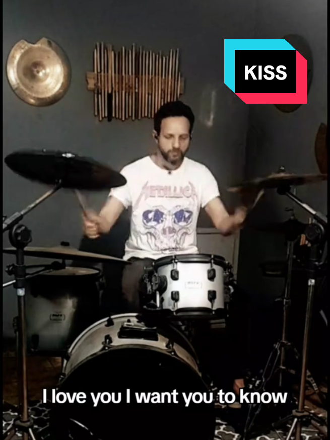 KISS - I LOVE IT LOUD  #kiss #heavymetal  #baterista  #musiciansoftiktok  #creatorsearchinsights  @Eder Ferreira 