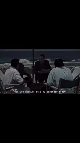 البحر بيضحك ليه من اكتر الافلام اللي بحبها لمحمود عبد العزيز / مقتبس من رواية ميتتان لرجل واحد لجورجي أمادو انت بتتولد ميت وانت بتختار تعيش ولا تكمل ميت مع القطيع #البحر_بيضحك_ليه #محمود_عبدالعزيز #مشاهد #سينما 
