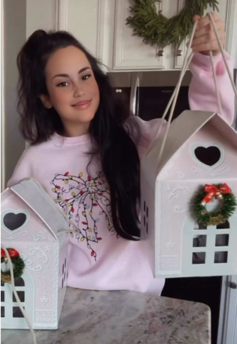 The prettiest Christmas gift baskets restocked but won't last long guys!! Comment 