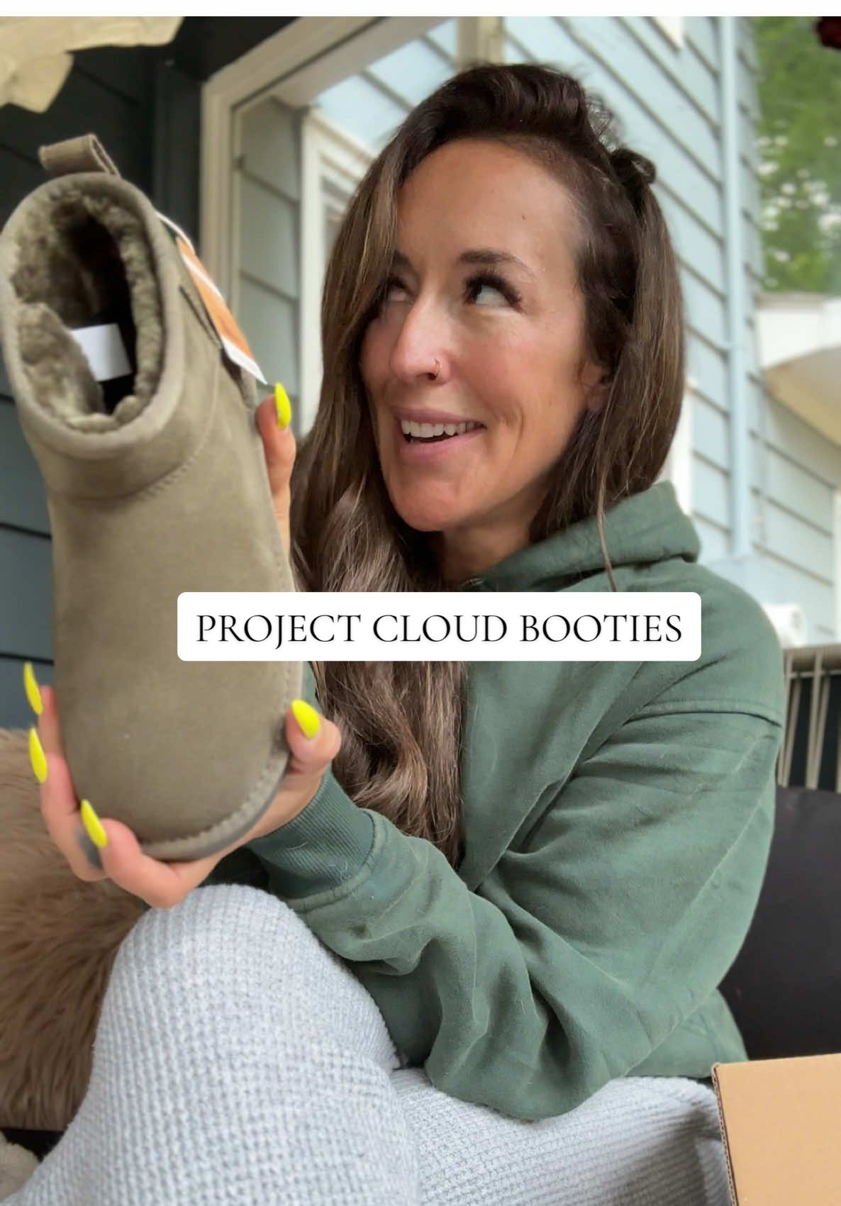 This color is SO DANG CUTE in these @Project Cloud Shop booties, I’m so obsessed with them!  If you haven’t tried this brand yet, I highly recommend it! Premium quality, they feel like your walking on a cloud, they are so comfortable!  10/10 for sure! #projectcloud #waterproofboots #lookforless #fallfreshness #tiktokshopcreatorpicks 