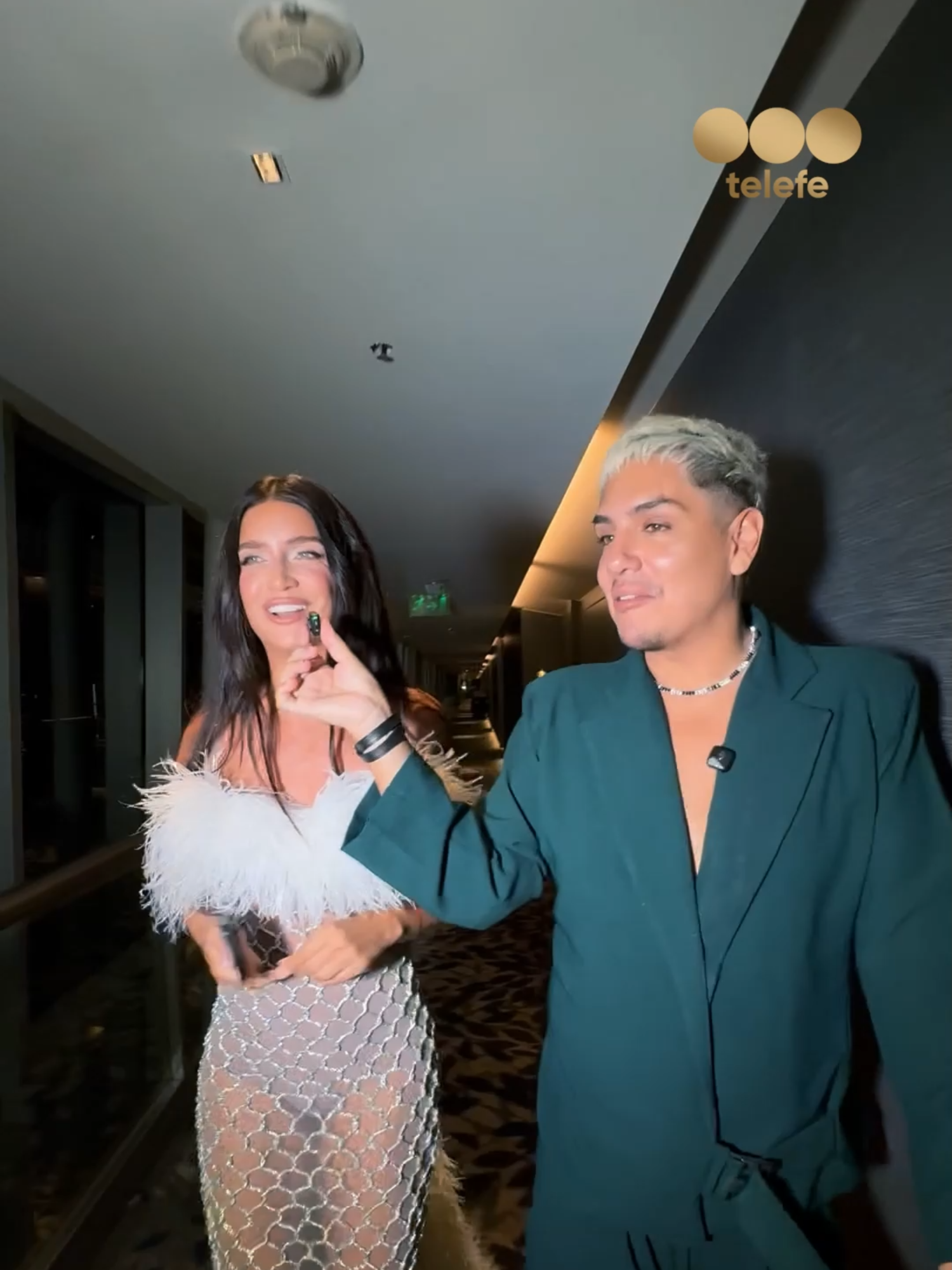 Acompañamos a Zaira Nara al cambio de look 🤩 Seguí la gran noche de los #MartinFierro en mitelefe.com/vivo ✨