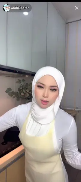 komen yang baik2 ye guys and jangan lupa share and repost live anida jaafar . #berandatiktok #modelling #gadismalaysia #bidadari #viral 