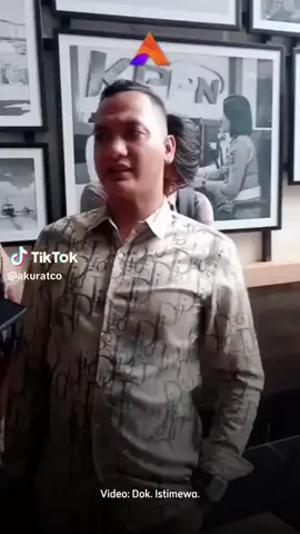 Holili, ketua Asosiasi Pengusaha Muda Tembakau Madura (APTMA) melakukan audiensi dengan Menteri Keuangan (Menkeu) Purbaya Yudhi Sadewa, Senin, 29 September 2025. Dalam kesempatan itu, Asosiasi meminta agar Menteri Purbaya turut memperhatikan pengusaha rokok asal Madura. “Kami mempunyai keinginan bagaimana Madura dijadikan sebagai kawasan khusus dan memberlakukan SKM dan SPM kelas III dengan perkiraan harga di bawah SKT kelas I yakni di angka Rp350 sampai Rp400 per batang,” ujar Ketua Umum APTMA Holili, usai audiensi di Kantor Kementerian Keuangan (Kemenkeu), Jakarta.#menkeu @Purbayayudhisofficial #beacukai #menkeupurbayayudhisadewa #fyp #viral 