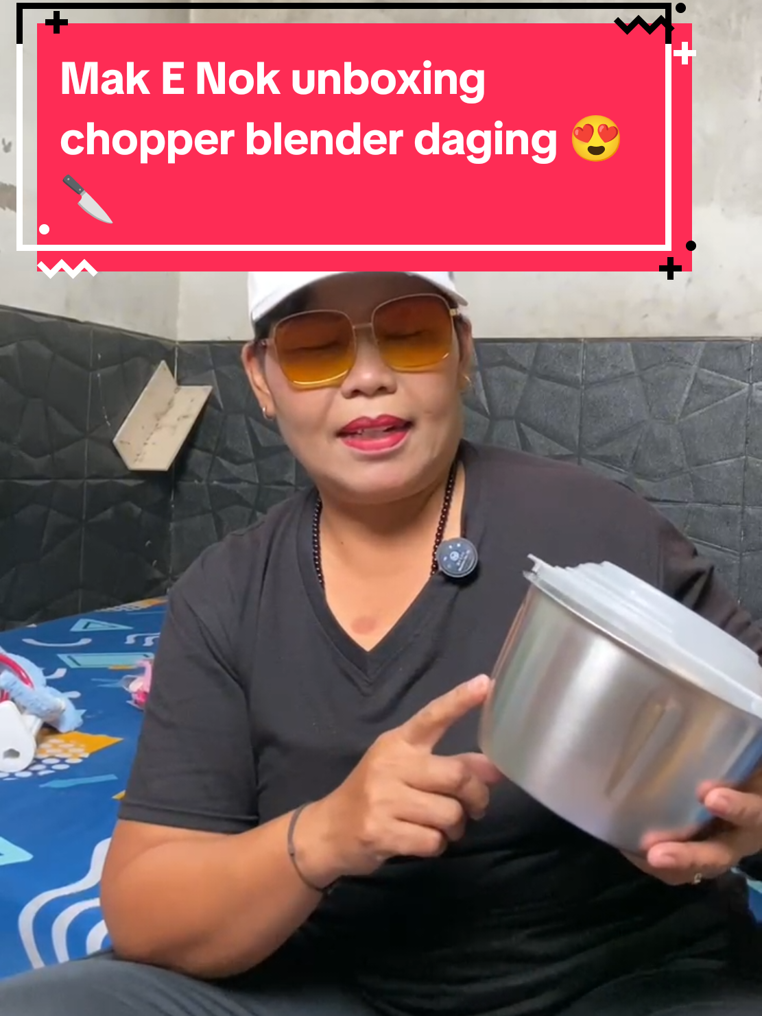 📦 Unboxing Chopper Blender Daging bareng Mak E Nok! Alat dapur praktis buat cincang daging, bawang, cabai, sampai sayur. Desainnya mungil tapi tenaganya kuat 💪✨ #MakENok #ChopperDaging #BlenderDaging #UnboxingProduk #ReviewBarang