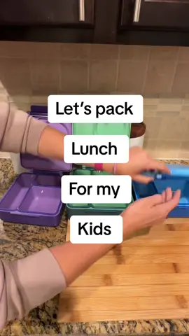 Shop all of the finds  for my kids lunches with the link in my bio! #kidslunchideas #bentobox 