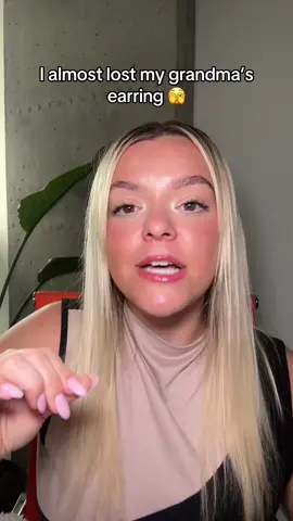 I promise you, your loved ones can still communicate with you from above. That’s the only reason I knew the earring was missing. 🌅🕊️ #psychicmediumericahallman #spirituality #griefjourney #heaven #signs 