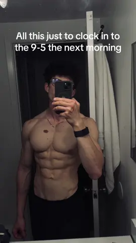 The 9-5 grind isn't too bad but struggling to find the energy to walk up stairs and get 8 hours of sleep is impossible on prep #lean #gymmotivation #aesthetics #davidlaid #fyp 