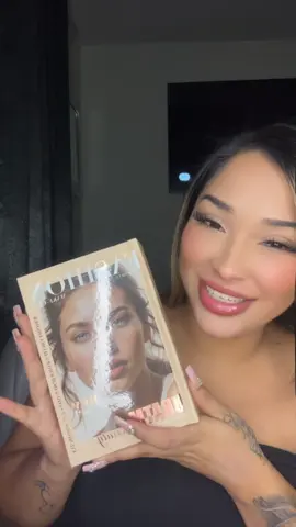 @URATM COSMETICS #5layermakeupbook #tiktokshopcreatorpicks #makeupmusthaves #makeup #fyp