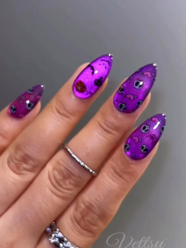 👻 Cute Halloween Cat Eye Nails With Transfer Foils 💅 🛒Products Used: ✨Prism Glow Cat Eye Gel-PG06 ✨PureGlow Transfer Foil Gel ✨Halloween Transfer Foil 👉 Shop the same nail supplies via my bio or visit vettsy.com Follow @vettsystore & @vettsynails for more nail inspiration 🧚‍♀️ 👭Tag friends who would like this👭 #vettsynails #nailsathome #purplenails #halloween2025 #cutenails #cateyenails #cutehalloween #ghostnails #transferfoilnails #halloweennails #halloweennailart #easynailart #nailinspo #nailtrends