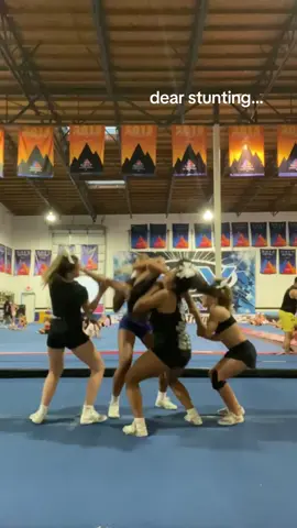 we almost lost our flyer #fentysuperbrandday #cheer#stunting #fail 
