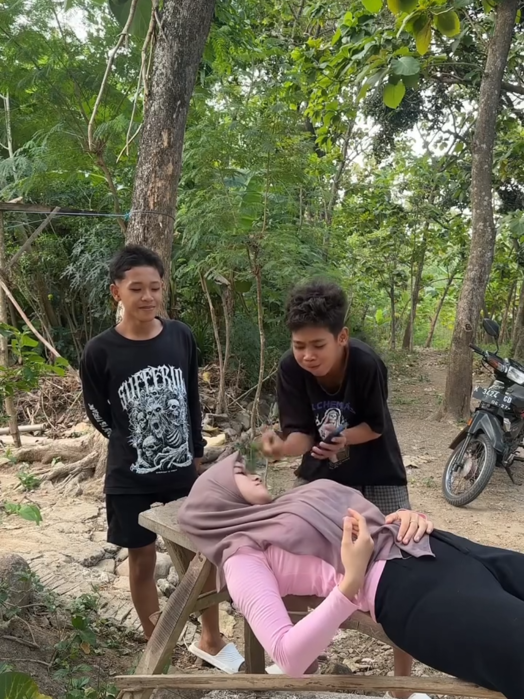 punya adik kok iseng banget 😡#xzyabc #fyp #fypage #foryou #heyhest 