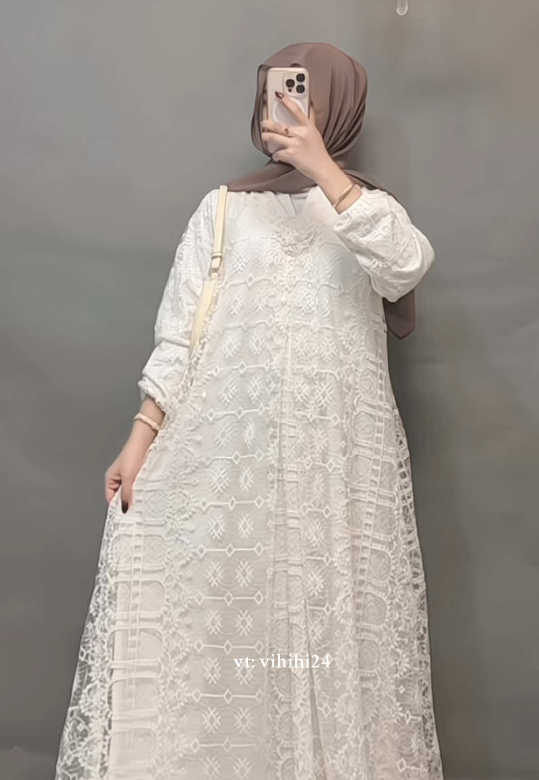 Gamis cantik dan mewah🤍✨ #gamis#gamisbrukat #gamislebaran #gamiscantik 