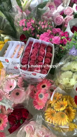 Me: definitely flowers ✨ Sekarang giliran kamu — share di komen apa yang bikin kamu happy lately 💖 #flowers #bouquet #bandung 