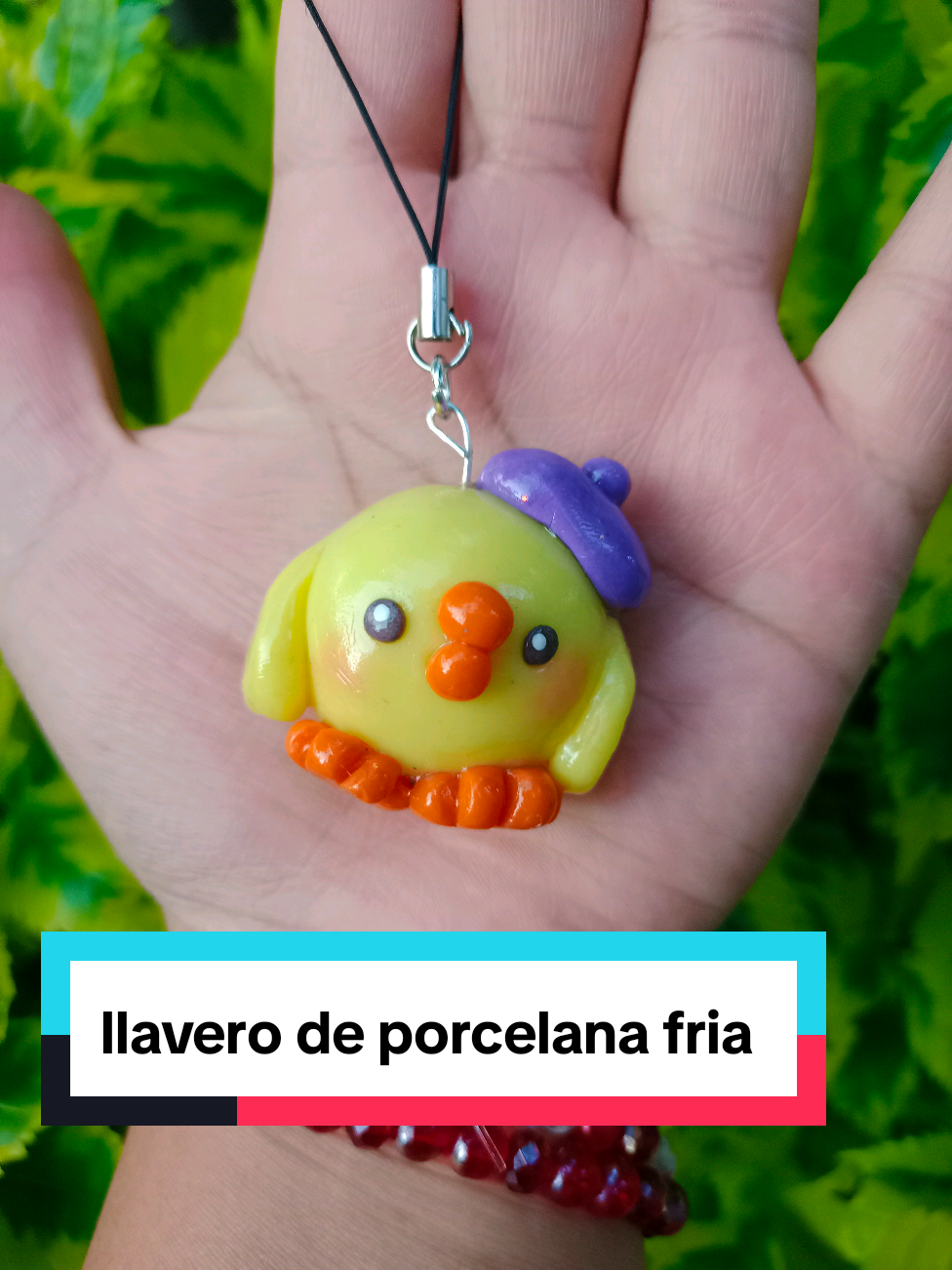 Pollito 100% echo de porcelana 🐥♥️ Aquí te enseñamos como hacerlo!!🇲🇽 #parati #manualidades  #fyp  #porcelanafria #llaverospersonalizados 