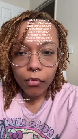 what do you guys think? #kittybites #kittybitespiercing #reverseangelfangs #piercing #lippiercing 