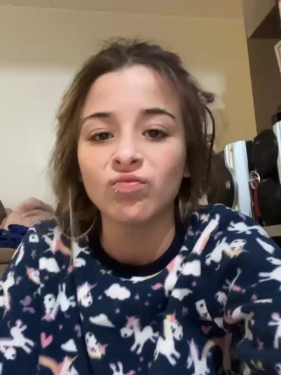 Rotten farts in my pajamas #girlfart #fartprank #fartsarefuny #farted #girlfarting