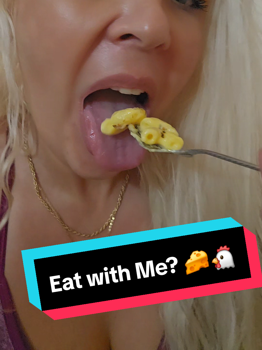 Eat Dinner with Me? Also I let tiktok choose my sound 🤣 wtf!? Guess its accurate tho 🤷🏼‍♀️ #eatwithme #macncheese #grilledchicken #protein 