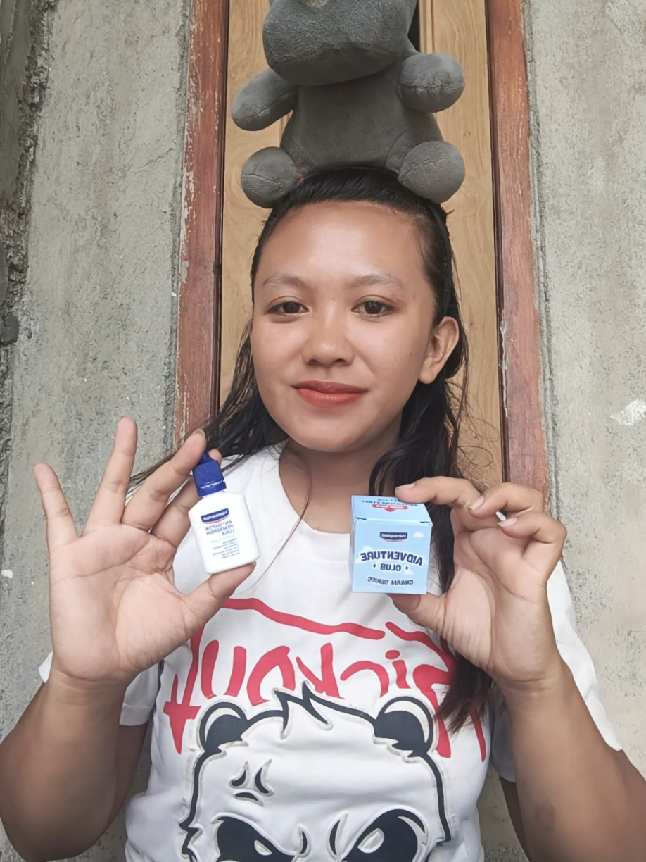 Membantu membersihkan luka : - Luka sayat -Luka abrasi  -Luka lepuh -Luka setelah operasi -Luka bakar tingkat 1 dan 2 -Luka terbuka -Luka lecet #Hansaplast #Secondskin #HealFasterLikeSecondSkin #TenangBawaHansaplast #AcnePatch
 @hansaplast_id 