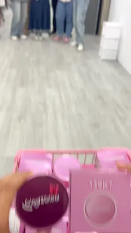 🔥 G2G 10.10 MEGA SALE! Mau touchup makeup tapi males ribet? 🫠 Eitsss, tenang aja GG! Sekarang ada G2G 2in1 Cushion Powder yang ready-to-go dan praktis dibawa kemana-mana! 😻💕 Checkout di TikTok Live G2G sekarang! #g2g #2in1cushion #pressedpowder #makeupset #g2gcushionpowder #fyp #mua #makeupartist #makeuppemula #beauty #favbeauty #makeup 