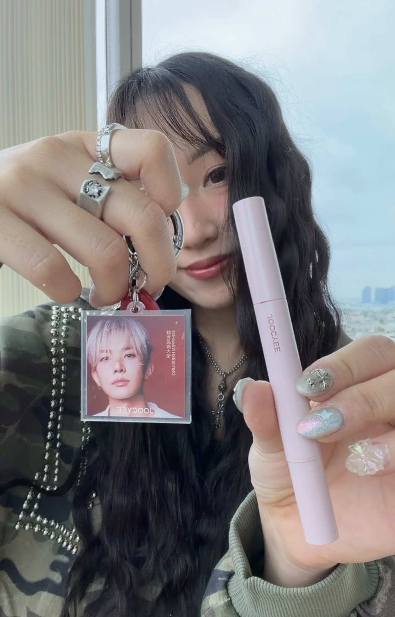 💋Perfect lip shades and product for Engenes! Heeseung is our newest brand ambassador for @JOOCYEE US and I am in love with all of their lip products! Especially their Glazed Rouge, this is perfect long long lasting and hydrating your lips just like Heeseung 👀🫦 @enhypen  ✨With purchases over $49, you can get a free Onigiri Head Lip Gloss & HEESEUNG NFC keychain! Let me know which shade you are eyeing on! #JOOCYEE #HEESEUNG 