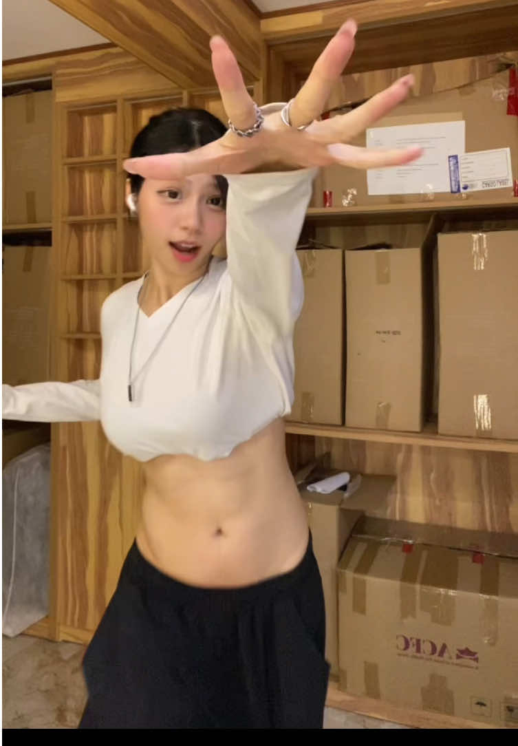 Nhạc bốc 🔥 Dc: @LOY 🇻🇳  #xuhuong #danchu #linhdan #trend #tiktokdance 