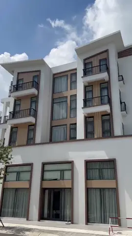 🔥 SIÊU PHẨM NHÀ PHỐ – CƠ HỘI ĐẦU TƯ VÀ AN CƯ TỐT NHẤT 2025 🏙 T&T City Millennia – Đại đô thị của Tập đoàn T&T Group ✨ TỔNG ƯU ĐÃI LÊN ĐẾN 13% – Nhà đã hoàn thiện, nhận ở ngay! ✅ Giá trị dòng tiền thực: 👉 Khai thác ngay nhờ vị trí liền kề KCN Long Hậu & Cảng Hiệp Phước – khu dân cư hiện hữu, đông đúc. 👉 15 – 25 phút đến các trường quốc tế & đại học khu Nam Sài Gòn (RMIT, ĐH Mở, ĐH TDTT…). ✅ Vị trí chiến lược – Lõi Nam Sài Gòn: 🌟 20 phút đến Phú Mỹ Hưng 🌟 Nằm trên trục Long Hậu – 6 làn xe → Kết nối thẳng ga Metro số 4 tương lai 💥 Ưu đãi giới hạn trong tháng: ☘ Chiết khấu thêm 1% khi booking sớm ☘ Thanh toán chỉ 20% – nhận nhà ngay 👉 Cùng nhìn ngắm sản phẩm hot nhất Nam Sài Gòn ngay lúc này! 📞 Liên hệ ngay để nhận thông tin chi tiết & lịch tham quan thực tế!