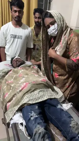 ডাক্তাররা হিরো আলমের অবস্থা খারাপ দেখে অন্য হসপিটালে পাঠিয়ে দিলেন #heroalom #Riyamoni#heroalom #riyamoni #foryou 