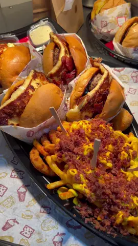 É de cumê? Sim chega pra cá! #feiradesantana #feiradesantanabahia #burger #hamburguerperfeito 