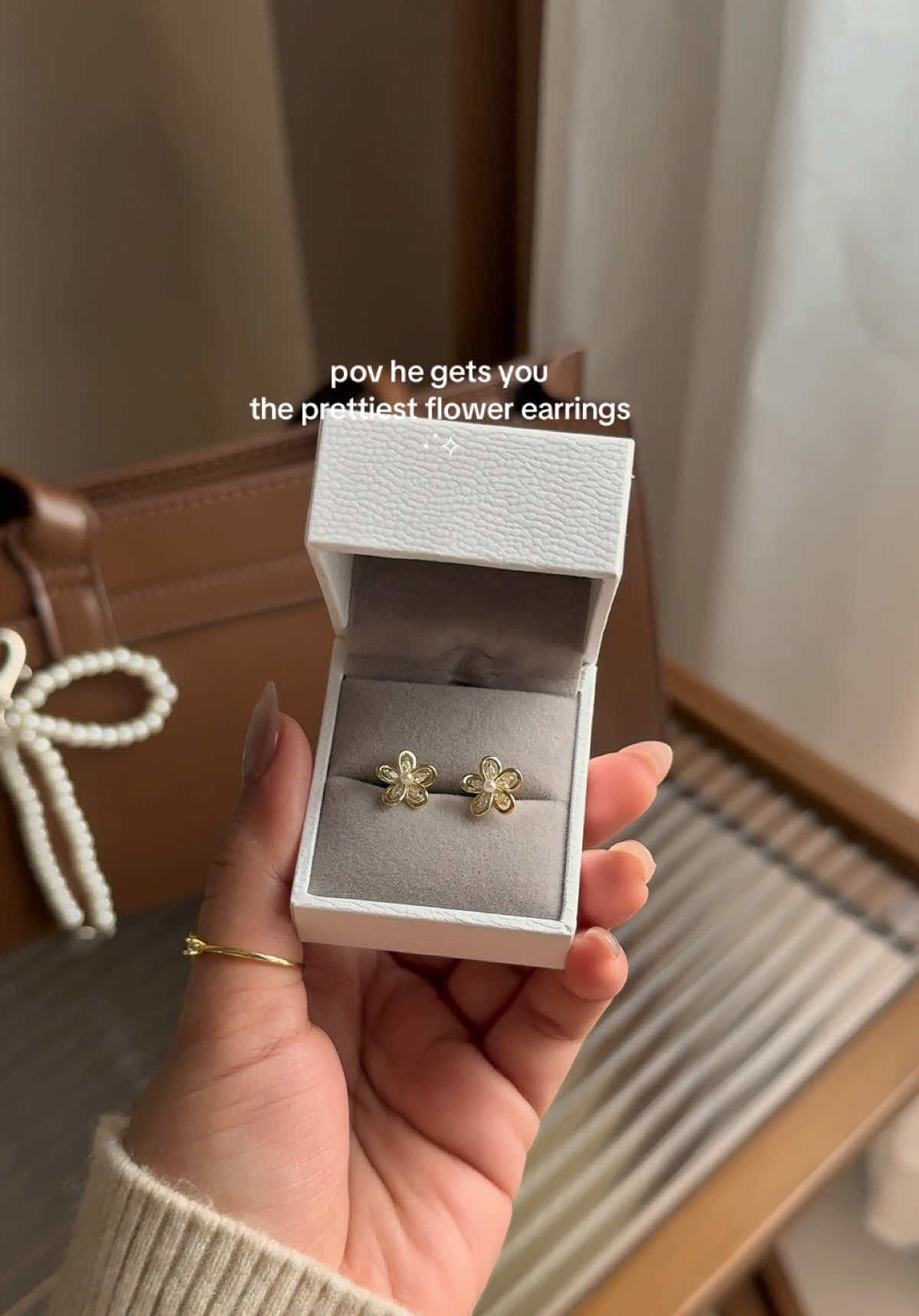 oh, to receive a pair of earrings from @Mikana ✨🤍 #earrings #earringstyle #daintyjewelry #earringsforwomen #giftideas 