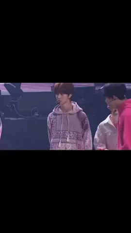 wonu's gaze 🤣🤣🤣 #mingyu #minghao #woozi #wonwoo #saythename_17 @SEVENTEEN 