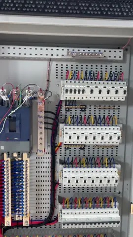 #electricalengineering #technical #switchboard #electrician #technician 
