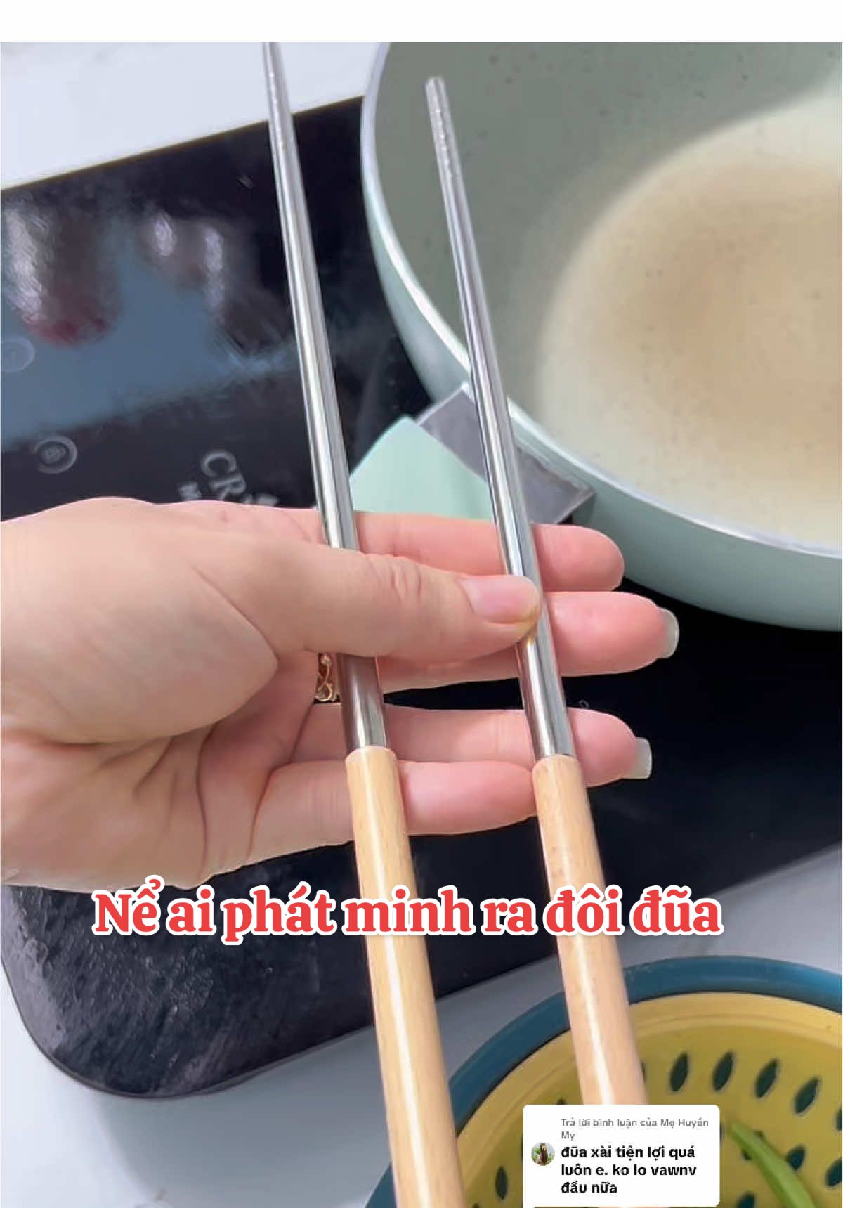 Trả lời @Mẹ Huyền My dạ đúng rồi á chị, đũa dài không lo bỏng dầu bỏng hơi#gialinhriviu #duanauan #duanauaninox #duainox #giadungnhabep 