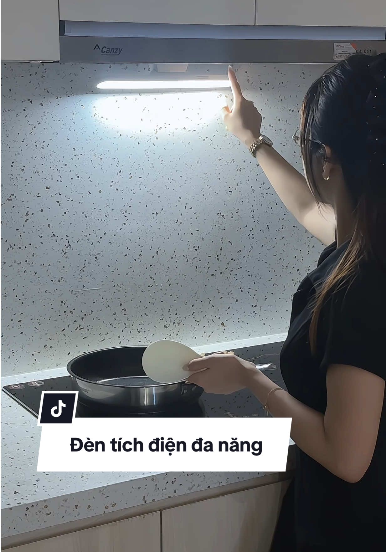 Chỗ nào thiếu sáng thì mình dán em đèn tích điện này lên nha #hoaihayho #reviewdogiadung #dentichdien #dentichdien3in1 #dentichdiendanang 