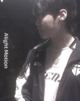 ||chobibo nay được edit nhạc cte=)|| 花朵只有在有人浇水时才会绽放 我只有站在我爱的人面前时才会微笑 