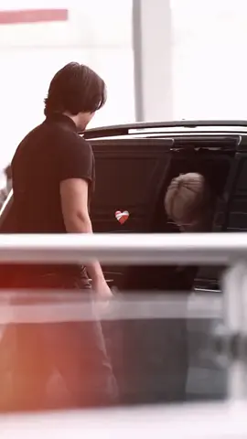 #padahariini hidup blonde Jimin di airport harii ini pdhal tdii malem kepikiran dia bgtt mksih ya jim udah muncull ♡ #jiminedit #bts_official_bighit #fyp #pyf 