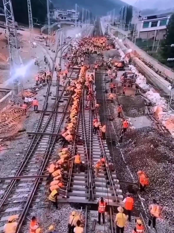 China Bangun Rel kereta Menuju Perbatasan India, Apa Tujuan Sebenarnya?  🤔 #beritainternasional #reelstiktok #fyppppppppppppppppppppppp #wartawarungberita #faktachina 
