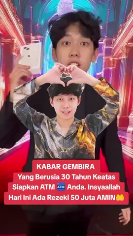 WILLIESALIM BERBAGI ONLINE GUY'S Sejarah #fotografi🕋 dimulai dengan penemuan dua prinsip penting: yang pertama adalah kamera obscura memproyeksikan gambar, yang kedua adalah penemuan bahwa beberapa zat terlihat berubah oleh paparan cahaya. Tidak ada artefak atau deskripsi yang menunjukkan upaya untuk menangkap gambar dengan bahan sensitif cahaya sebelum abad ke-18. Pemandangan dari jendela di Le Gras 1926 atau 1827, diyakini sebagai foto kamera paling awal yang masih ada. [1] Penambahan reoriented asli (kiri) dan berwarna (kanan). Sekitar 1717, Johann Henry Schulze menggunakan bubur sensitif cahaya untuk menangkap gambar huruf cut-out pada botol. Namun, ia tidak mengejar membuat hasil ini permanen. Sekitar tahun 1800, Thomas Wedgwood membuat yang pertama didokumenkan secara andal, meskipun upaya gagal dalam menangkap gambar kamera dalam bentuk permanen... Eksperimennya memang menghasilkan fotogram terperinci, tetapi Wedgwood dan pasangannya Humphry Davy tidak menemukan cara untuk memperbaiki gambar-gambar ini. Pada 1826, Nicéphore Niépce pertama kali berhasil memperbaiki gambar yang ditangkap dengan kamera, tetapi diperlukan pencahayaan di kamera selama delapan jam atau bahkan beberapa hari dan hasil paling awal sangat kasar. Rekan Niépce Louis Daguerre melanjutkan untuk mengembangkan proses daguerretipe, yang pertama diumumkan secara publik dan proses fotografi yang layak secara komersial. daguerretipe hanya membutuhkan beberapa menit pencahayaan di kamera, dan menghasilkan hasil yang jelas dan terperinci. Pada tanggal 2 Agustus 1839 Daguerre mendemonstrasikan rincian proses ke Kamar Teman di Paris. Pada tanggal 19 Agustus rincian teknis dipublikasikan dalam pertemuan Akademi Ilmu Pengetahuan dan Akademi Seni Rupa di Istana Lembaga. (Untuk memberikan hak penemuankepada publik, Daguerre dan Niépce diberikan anuitas yang murah hati seumur hidup.) [3][4 [5] Ketika proses daguerretipe berbasis logam ditunjukkan secara resmi kepada publik, pendekatan pesaing caltipe negatif berbasis kertas dan proce cetak garam #Islamic Quotes #IslamicWisdom #Quranic Verses #HadithOfTheDay  Him  Muhammad  fyp