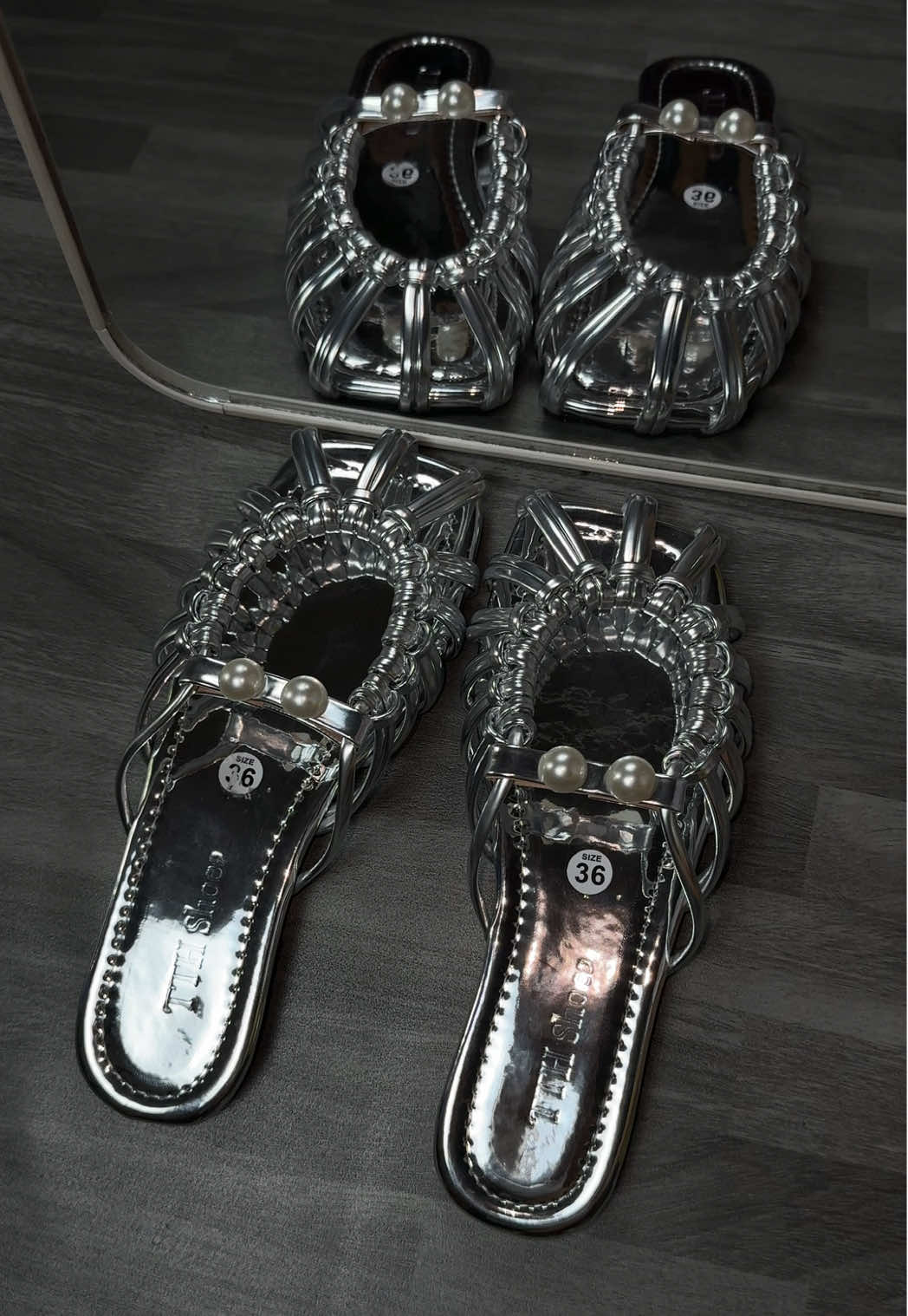 Đôi dép này mang bền lắm mn. Chọn màu bạc nha#depdibien #déprọ#deple