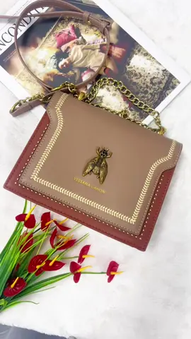 Fashionable Bee 🐝 bag 💼 #ElevatedHome #bags #handbag #WomenBags #fyp #singleshoulderbags #tiktokshop #tiktok #versatile #eveningbag #prettybag #elegent 