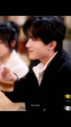 Anh cười một cái là em muốn rụng tim luôn rồi á #展轩 #trienhien #trienhien_trientrivi 