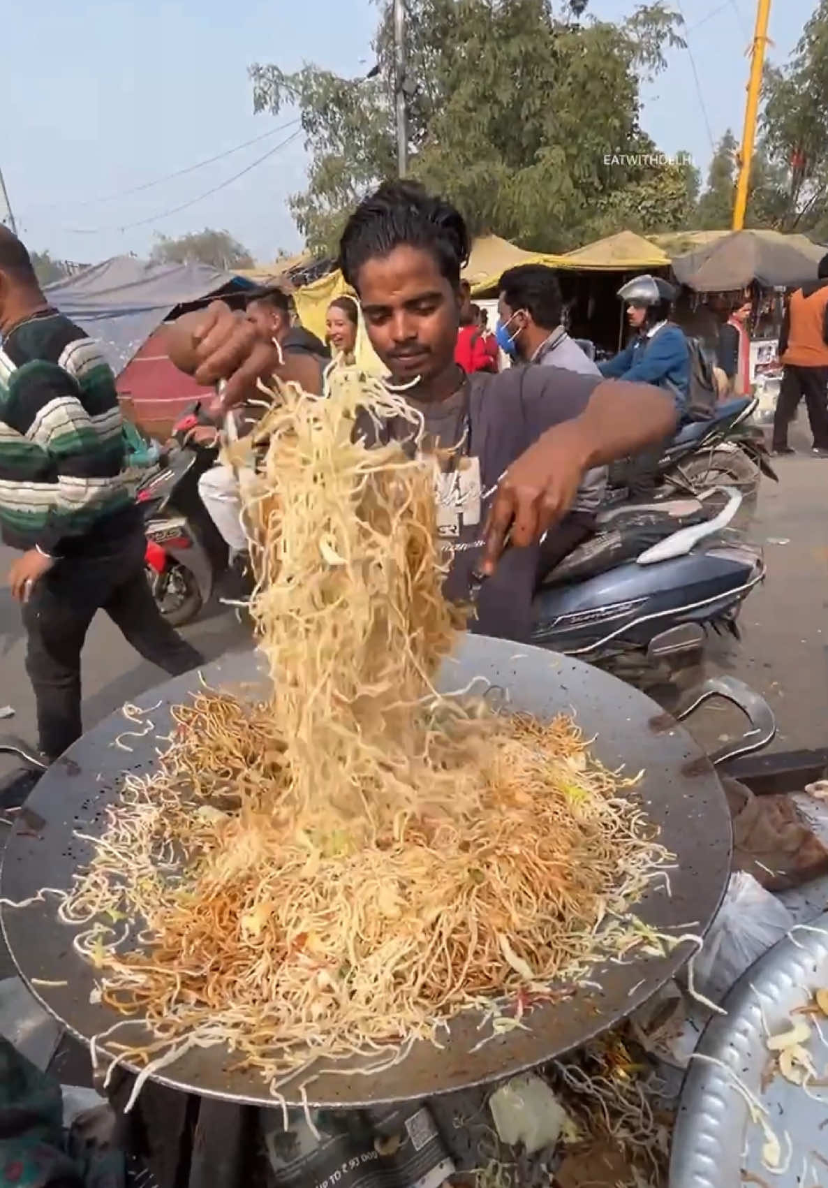 Street chowmein walo yeh dekhna - Indian Street Food #streetfood #foryou #foryoupage #fypviralシ #fyp 