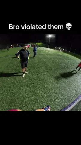 I’m quitting soccer if this happens to me 😭 #football #skills #trick #futbol #goal (via thekingofpov80/IG)