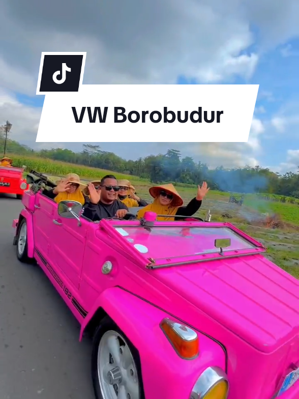 Keindahan Borobudur tidak hanya candinya saja  Desa-desa wisata diborobudur sangat cantik saat dinikmati dengan mobil VW safari.. Yuk, jangan lewatkan keindahan desa wisata di sekitar Borobudur bersama kami De Java Tours. #dejavatours  #vwborobudur  #vwwisataborobudur  #candiborobudur 