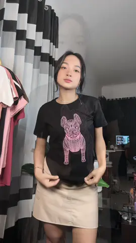 “Kaos motif anjing unik – simple tapi kece banget! 🐶✨” #KaosKekinian #AtasanWanita #OOTDKasual #KaosUnik #FashionMurah