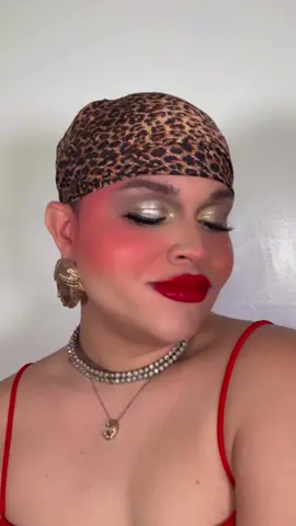 Glam using the @Blend Bunny Cosmetics x @Ellis_Atlantis palette 🎨 so much SHIMMER 😍🥴 #makeuptutorial #makeup #eyeshadow #shimmereyeshadow 