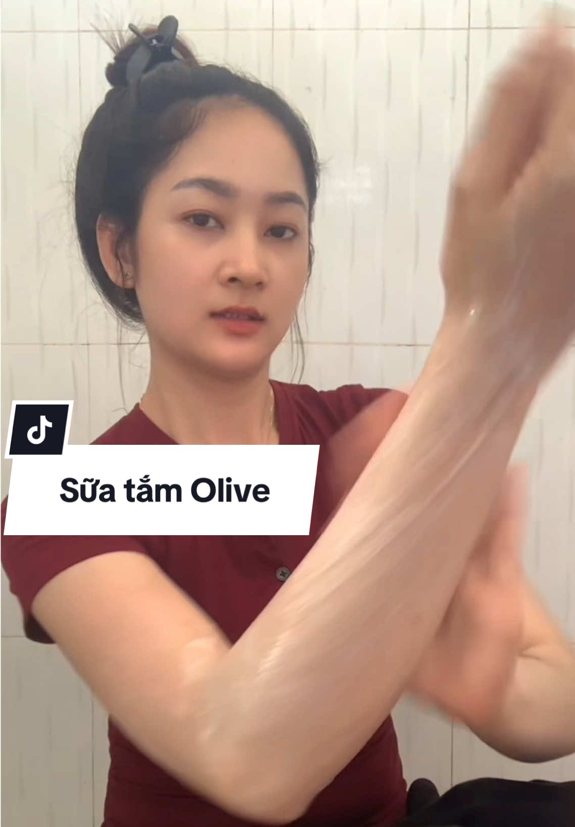 Dầu tắm Olive tắm sạch cặn kem, cấp ẩm mềm mịn da, chân ái của em #sữatam #olive #mebephat #mẹbimsua #tapxaykenh 