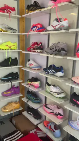 READY SEPATU BOLA SIZE 33,34,35,36,37,38 DEWASA : 39,40,41,42,43,44,45 ADMIN : 082218319917 SHOPEE : uo_sport #sepatu #sepatubola 