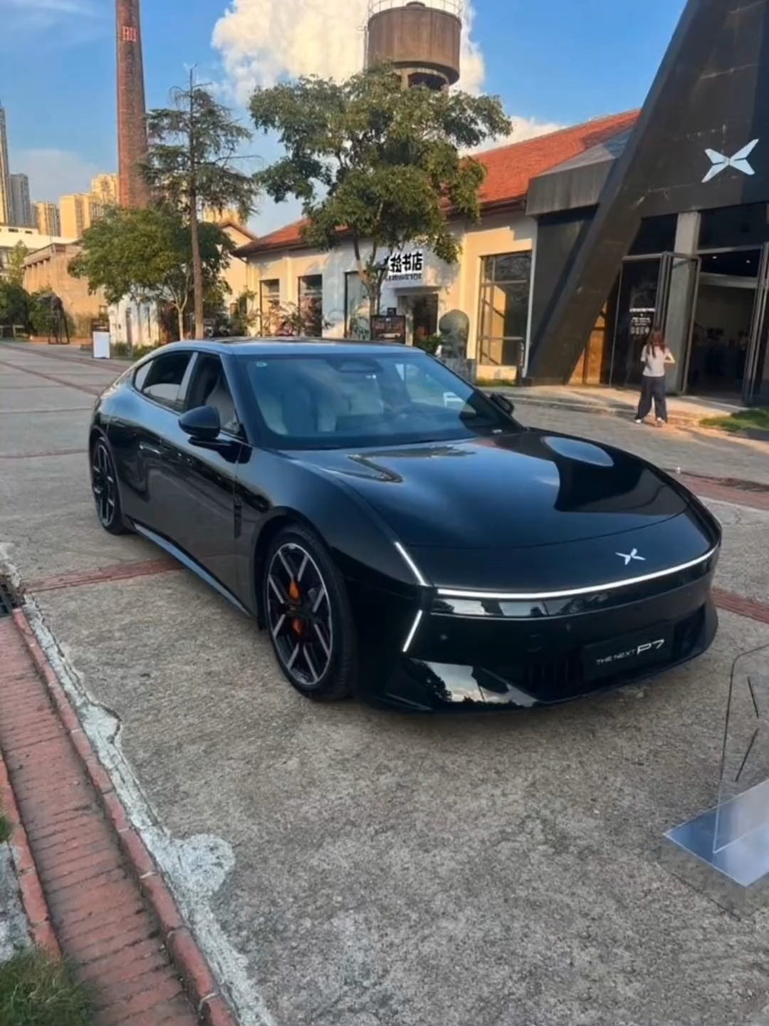Is the black warrior Xiaopeng P7 handsome? #cars #carros #electricvehicle #chinesecars #chinacars #carsoftiktok #cartiktok #automobile #vehicles