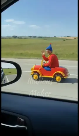 J'ai rencontré Oui-Oui sur la route !!! 😅😂😂 #ouioui #humor #amazing #fyp #fypviralシ゚ 